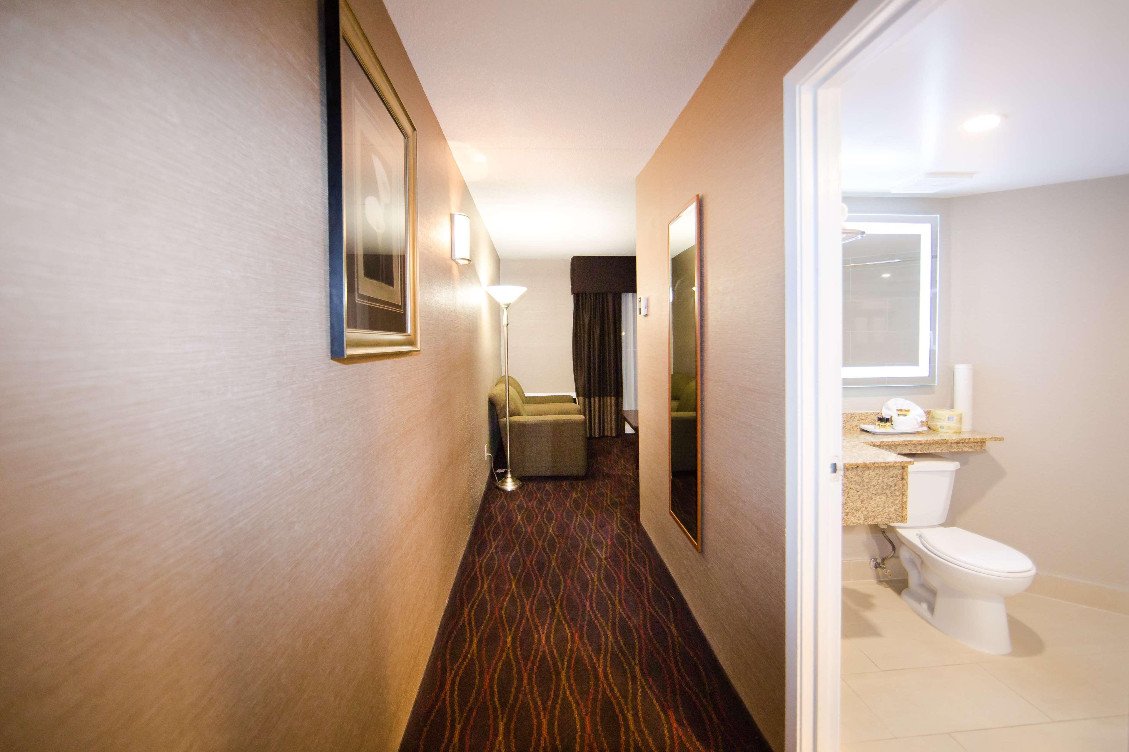 Best Western Plus Ottawa Kanata Hotel And Conference Centre Екстер'єр фото